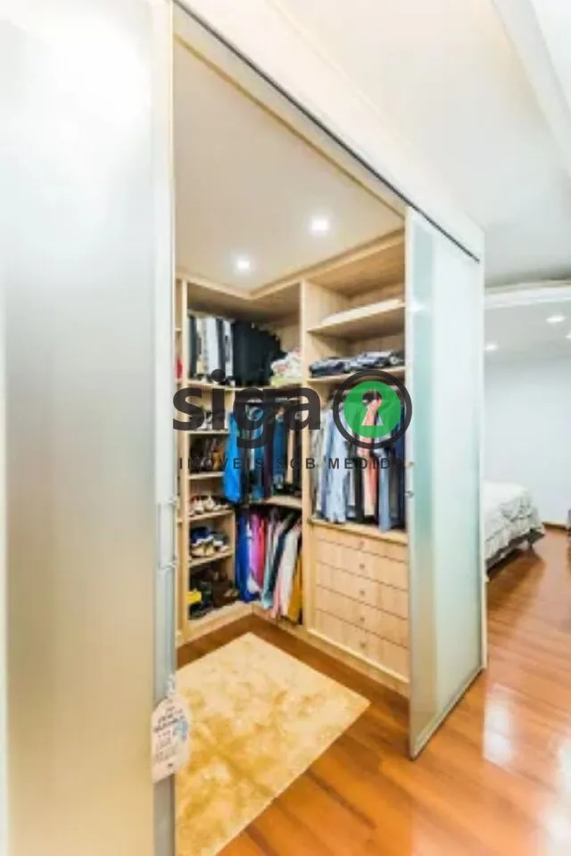Imagem CASA DE ALTO PADRÃO COM 4 SUÍTES PARA VENDA PRÓXIMA AO METRÔ