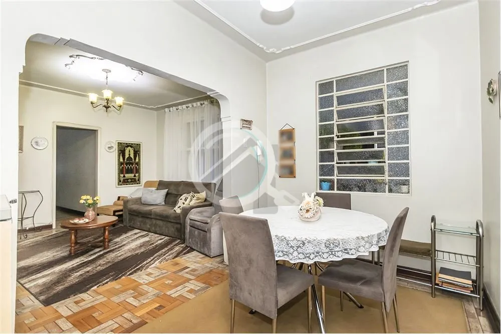 Imagem Este apartamento de 113 m² de área privativa oferece uma residência espaçosa e aconchegante no c...