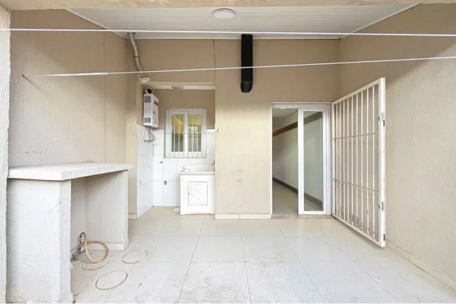 Imagem Casa para venda no bairro Guarujá em Porto Alegre