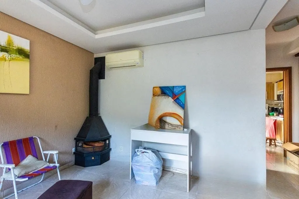 Imagem Casa de 3 dormitórios no Bairro Lomba do Pinheiro - Porto Alegre