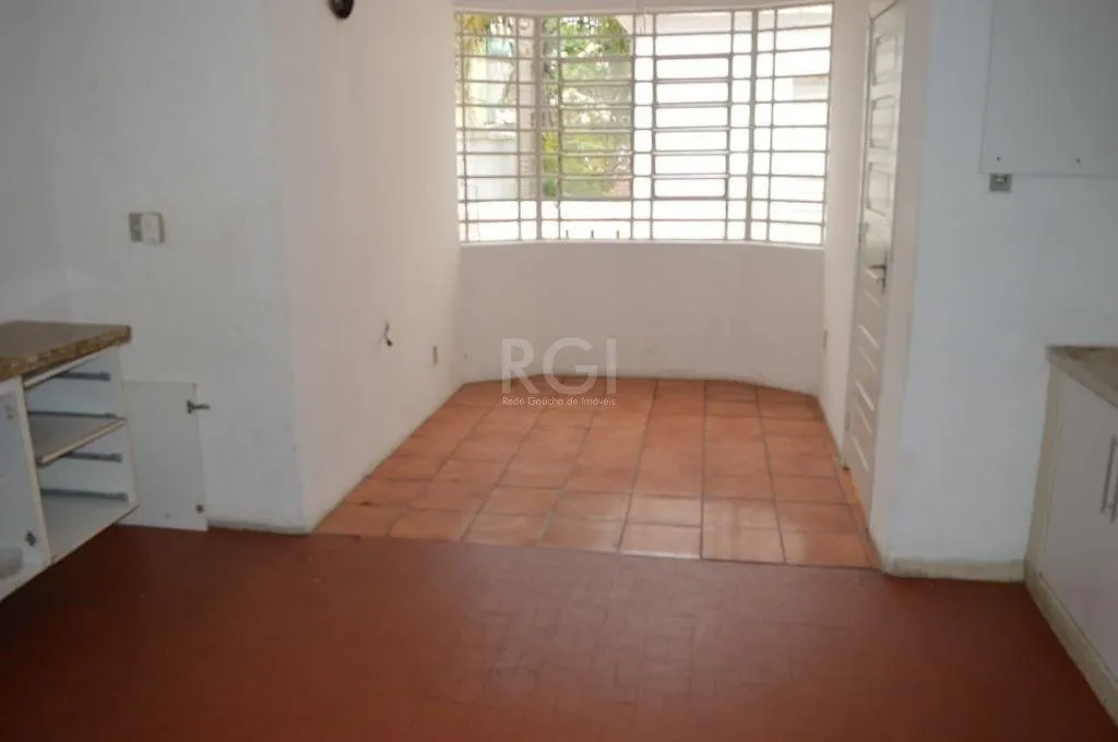 Imagem Sobrado para Locação/Aluguel - 300m², 20 dormitórios, Floresta