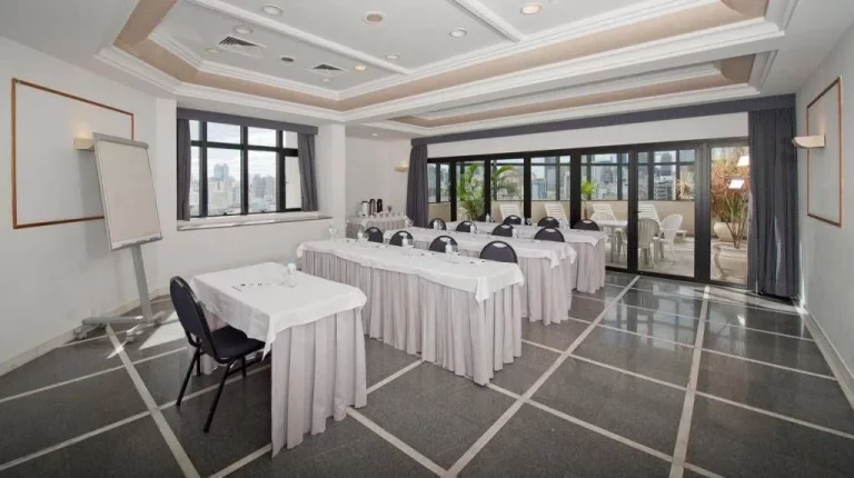 Imagem Flat disponível para venda no Ninety Hotel, com 33m², 1 dormitório e 1 vaga de garagem