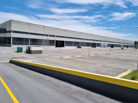Imagem Galpão para locação em Atibaia-SP, bairro Pinheirinho: 2 banheiros, 15 vagas de garagem, 5.345,56 m² de área.