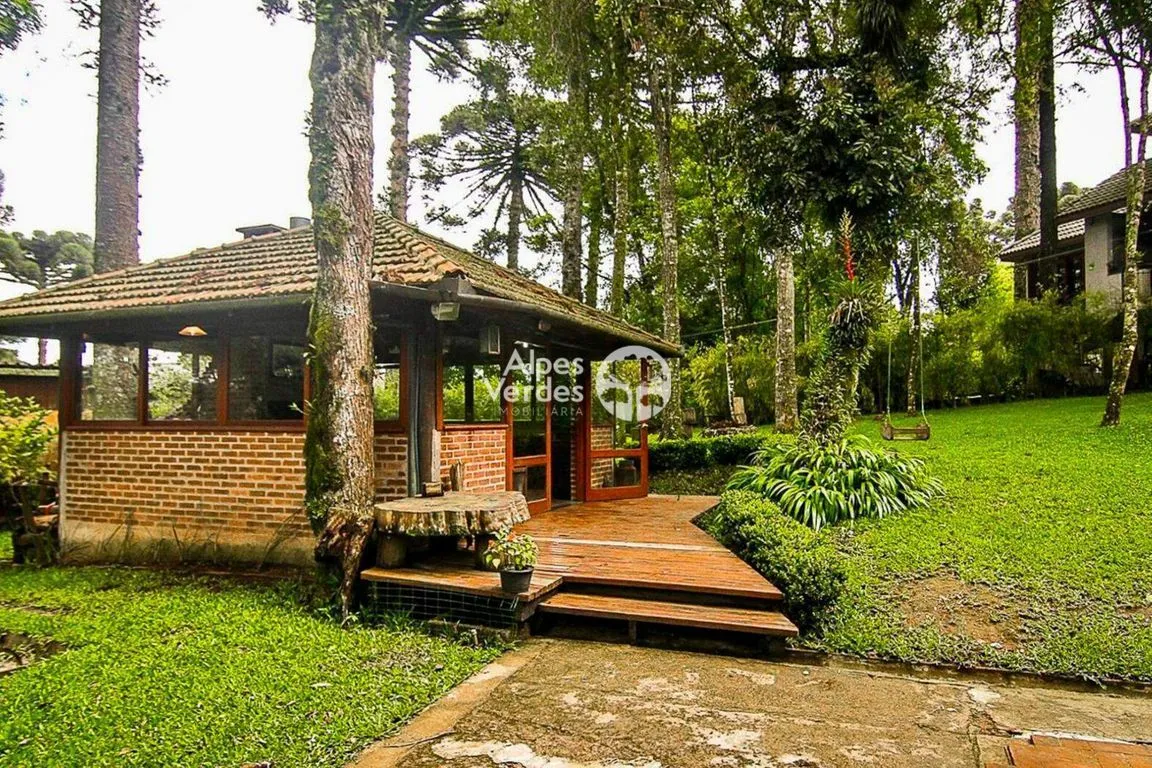Imagem Vende-se Casa em Canela-RS, com 03 dormitórios