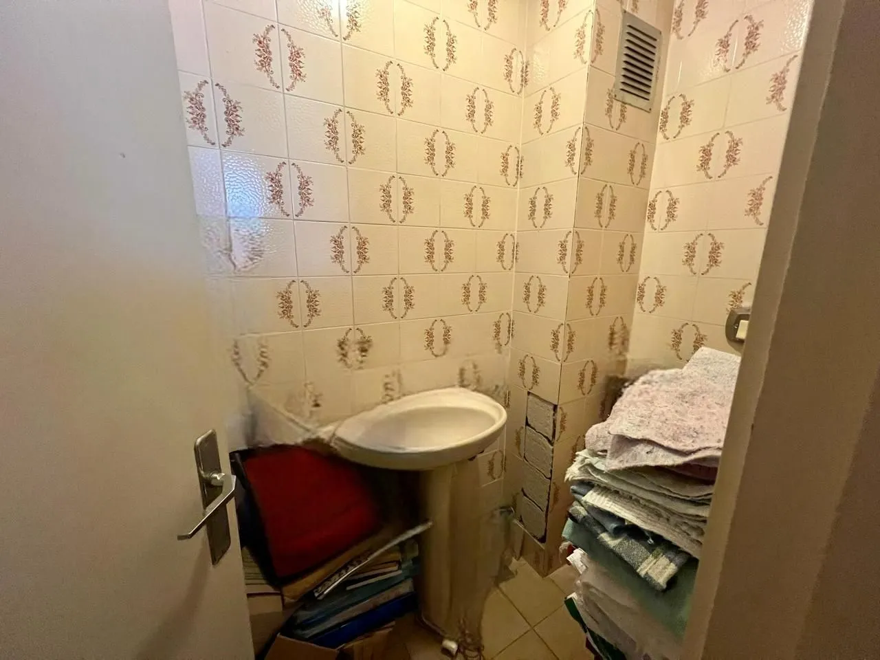 Imagem Apartamento 3 dormitorios, 1 suite, 2 vagas de garagem mais dependência de empregada no bairro tristeza.