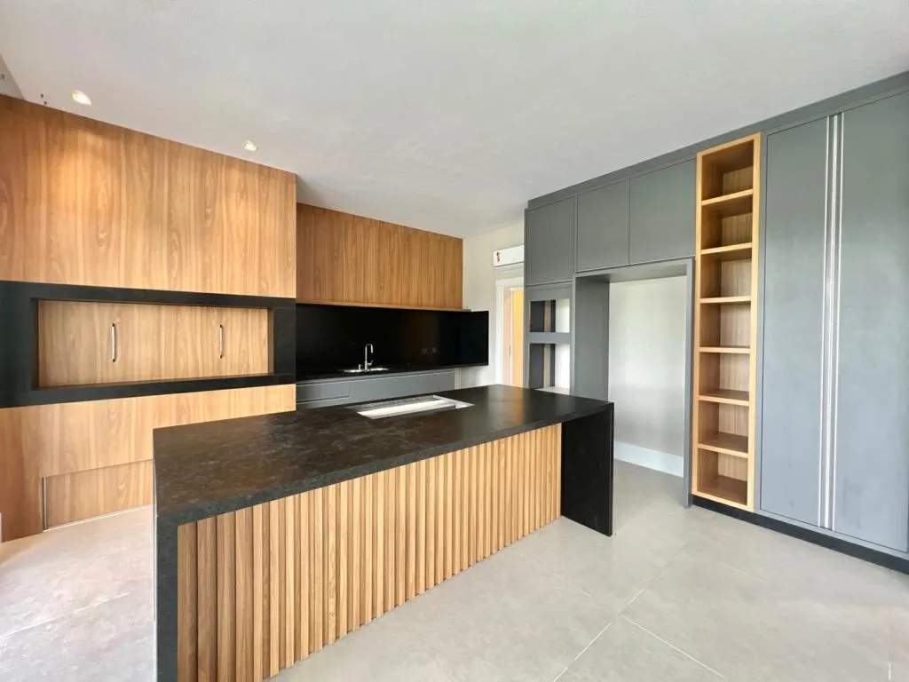 Imagem Casa em Condominio 5 Dormitórios - Bairro --