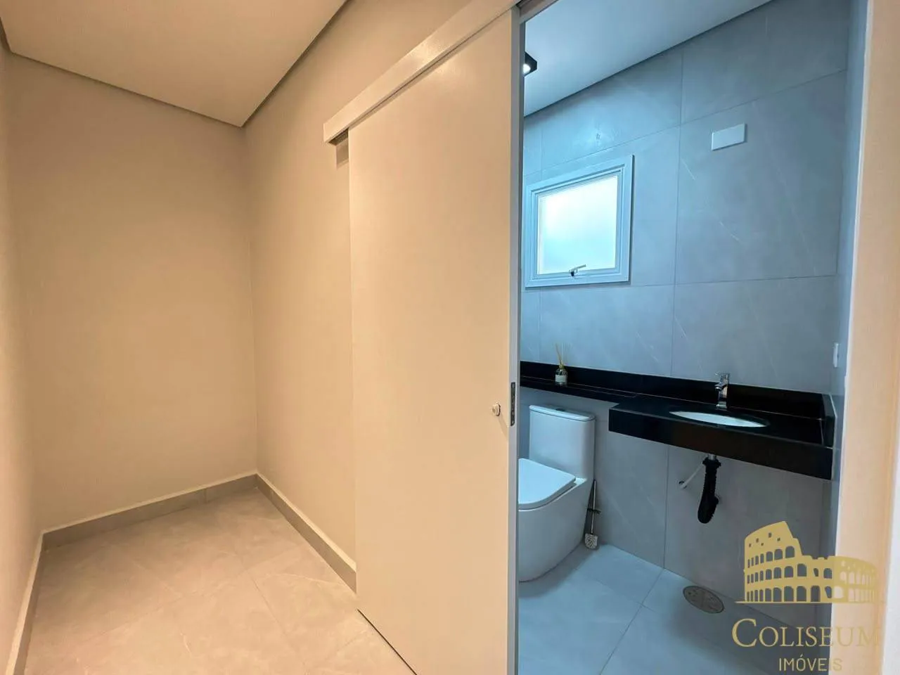 Imagem Linda Casa na Vila Guilhermina, 3 Dorms c/2 suítes, 2 Vagas - Fino Acabamento