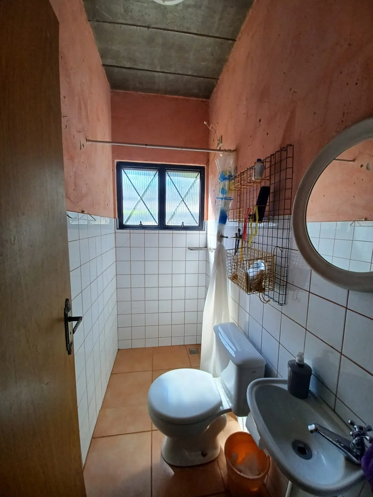 Imagem Belíssima casa 3 Dormitórios no Condomínio Vivendas do Lago!