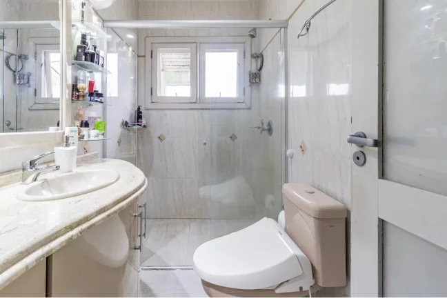 Imagem Casa para venda no bairro Santo Antônio em Porto Alegre