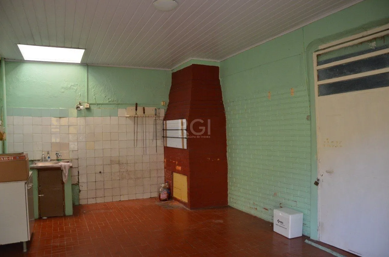 Imagem Casa Com 5 dormitórios no Bairro Partenon