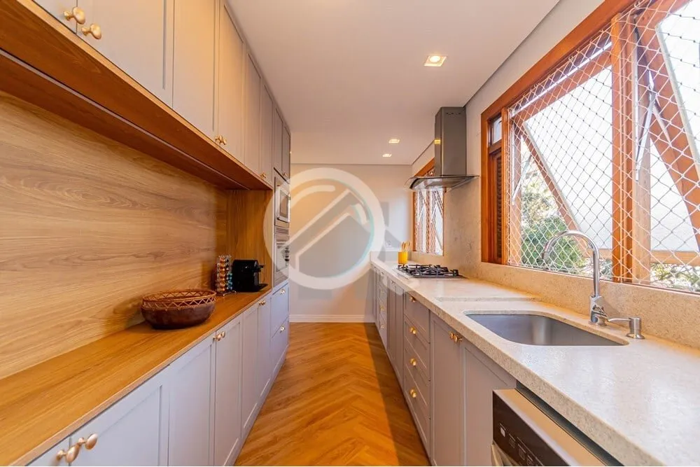 Imagem Este lindo apartamento de 120m² foi recentemente renovado com um projeto exclusivo que combina esti...