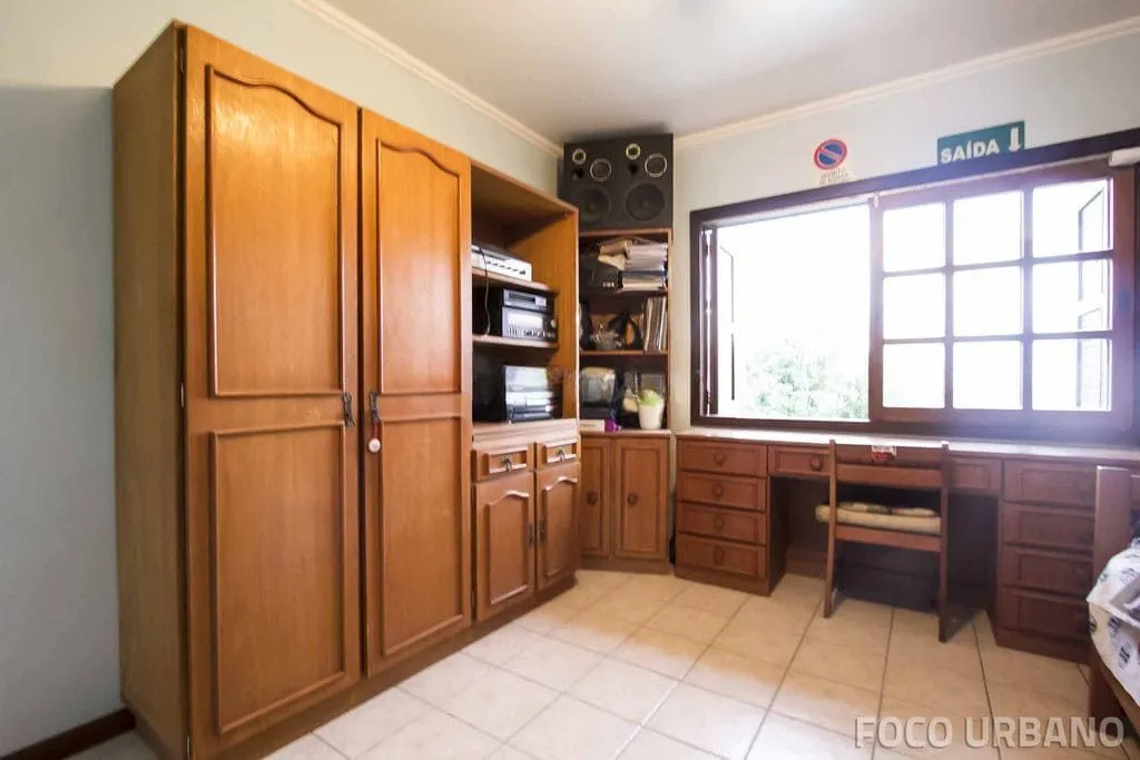 Imagem Casa 3 dormitórios à venda no Bairro Parque Santa Fé - Porto Alegre