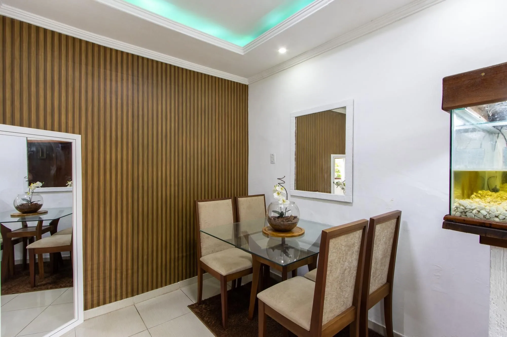 Imagem Casa/Sobrado 4 dormitórios com piscina