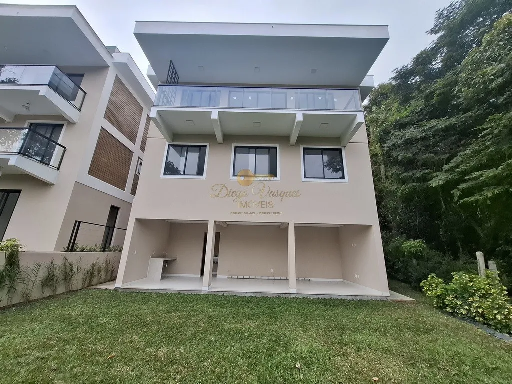 Imagem Casa em Condomínio para Venda em Teresópolis / RJ no bairro Green Valley
