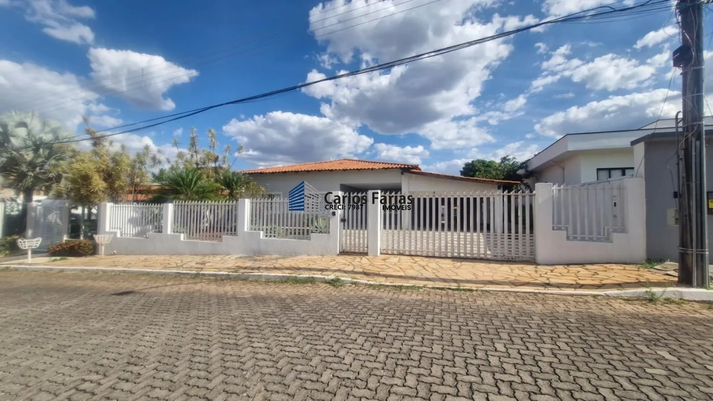 Foto do imóvel Casa em Condomínio para Venda em Brasília, Setor Habitacional Jardim Botânico, 4 dormitórios, 1 suíte, 3 banheiros, 4 vagas em Condomínio Solar de Brasília, 11 - Setor Habitacional Jardim Botânico, Brasília - DF