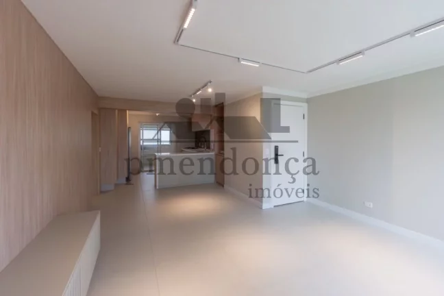 Imagem Apartamento reformado em Perdizes com 3 quartos (1 suíte) e 2 vagas, 137m²
