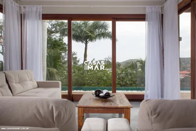 Imagem Casa para Venda em Armação dos Búzios / RJ no bairro Ferradura