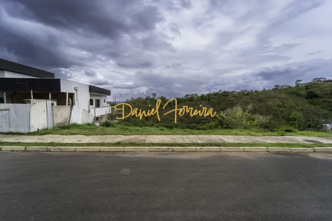 Lote Exclusivo com Vista Livre Permanente no Condomínio Maxximo Garden