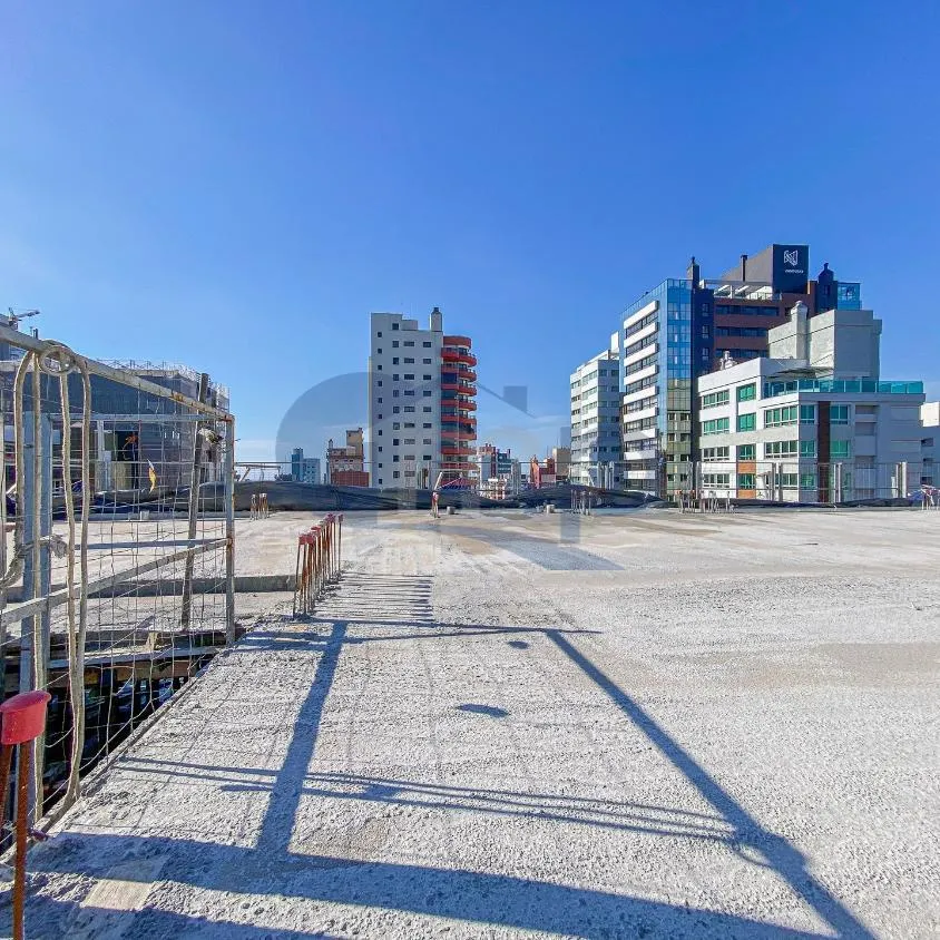 Imagem Apartamento á venda com 2 suítes no centro de Torres/RS