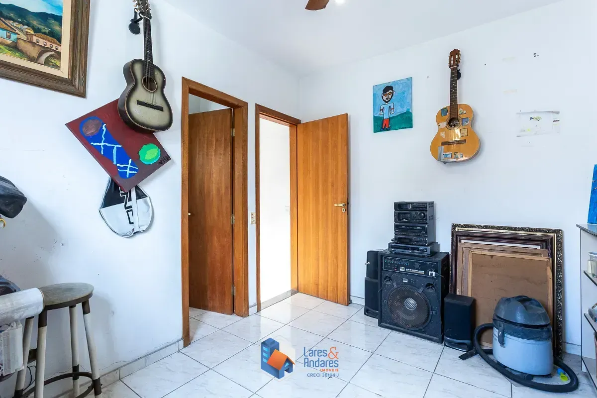 Imagem Casa para venda em Vila Anglo Brasileira com 4 quartos, sendo 2 suítes, 210m²