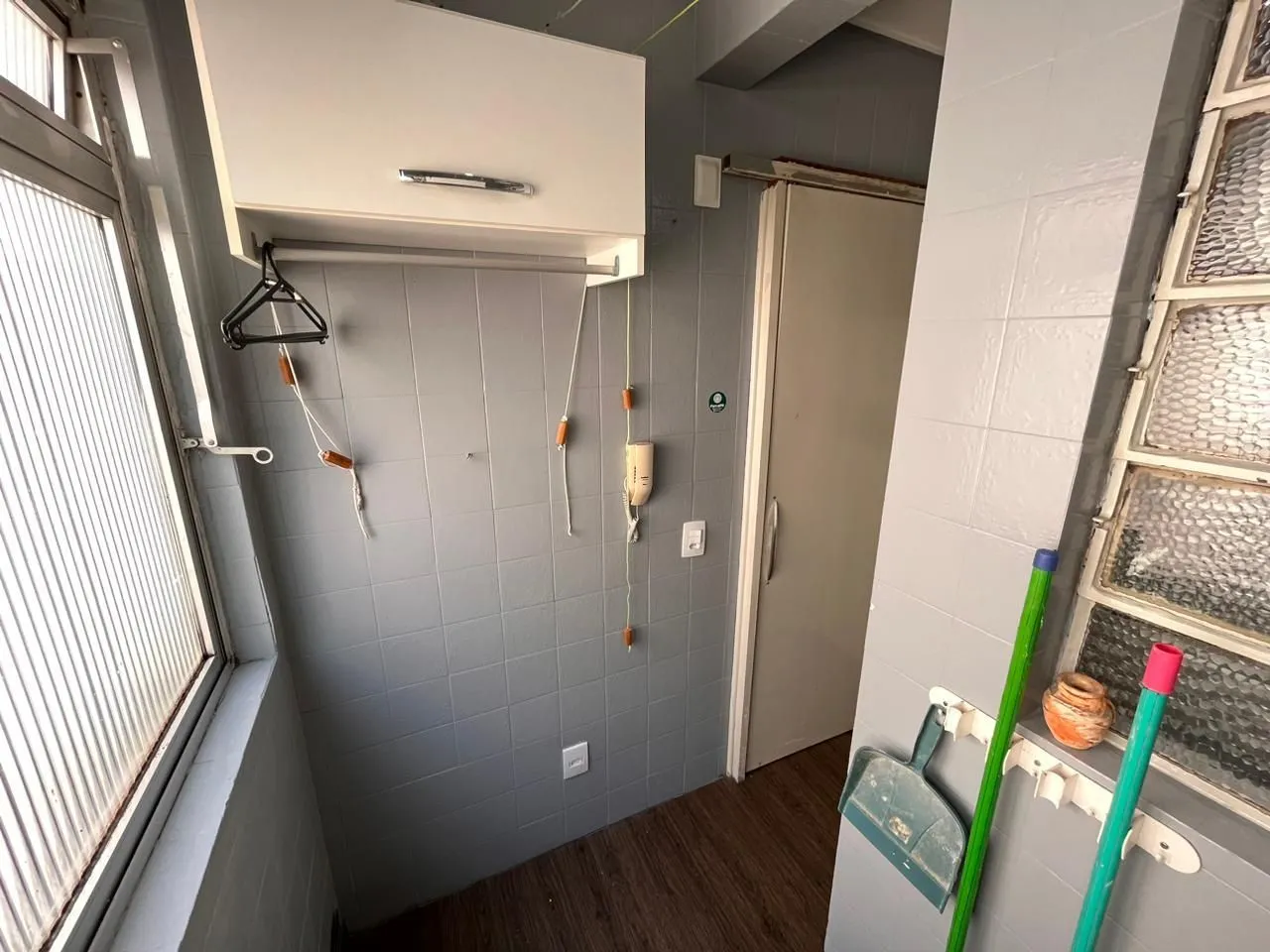 Imagem Apartamento de dois quartos e uma vaga de garagem no bairro Petrópolis em POA/RS