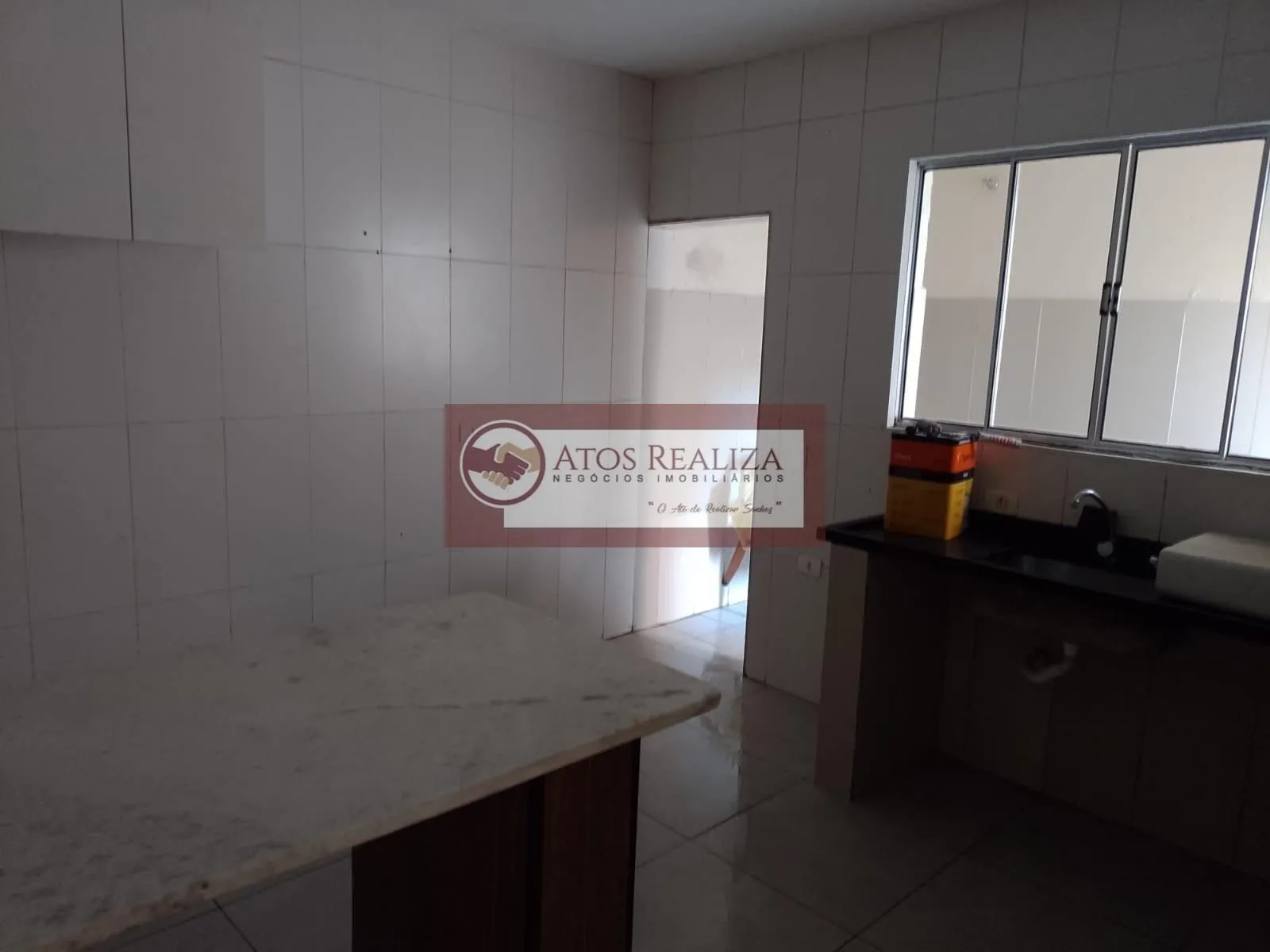 Imagem Oportunidade de locação no Guarapiranga. Alugo imóvel compacto de 1 dormitório, sala, cozinha, banheiro e Área de serviço, R$ 1.000