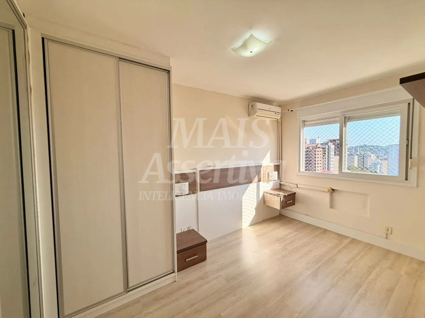 Imagem Apartamento semi mobiliado para venda no Edifício Downtown, Centro de Novo Hamburgo/RS.