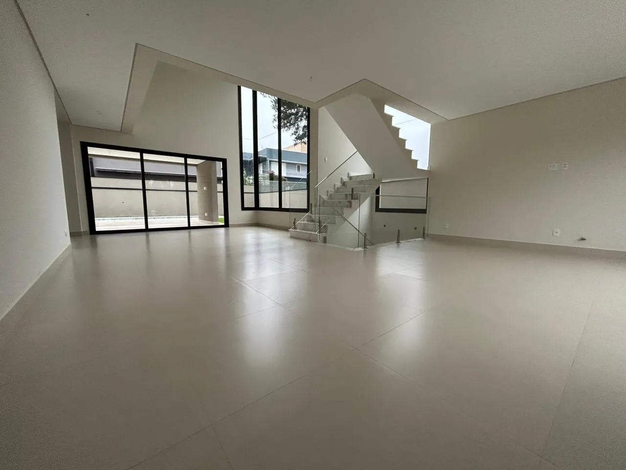 Imagem Sobrado de 522m², Localizado no Residencial Burle Marx - Alphaville Santana de Parnaíba - SP!