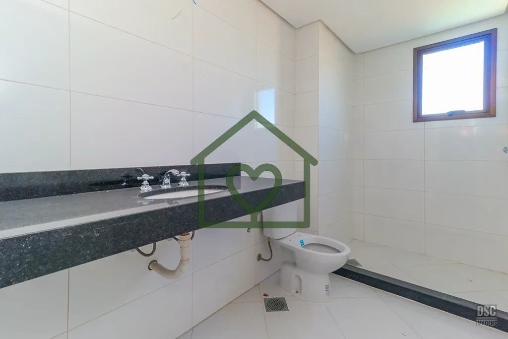 Imagem Descubra o seu novo lar no coração da Região Sul do Brasil! Este apartamento de 138m², localizad...