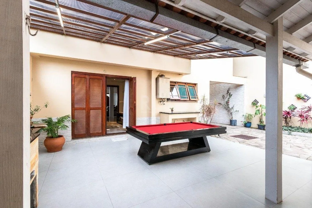 Imagem Casa para Venda - 293.76m², 3 dormitórios, sendo 1 suites, 6 vagas - Guarujá