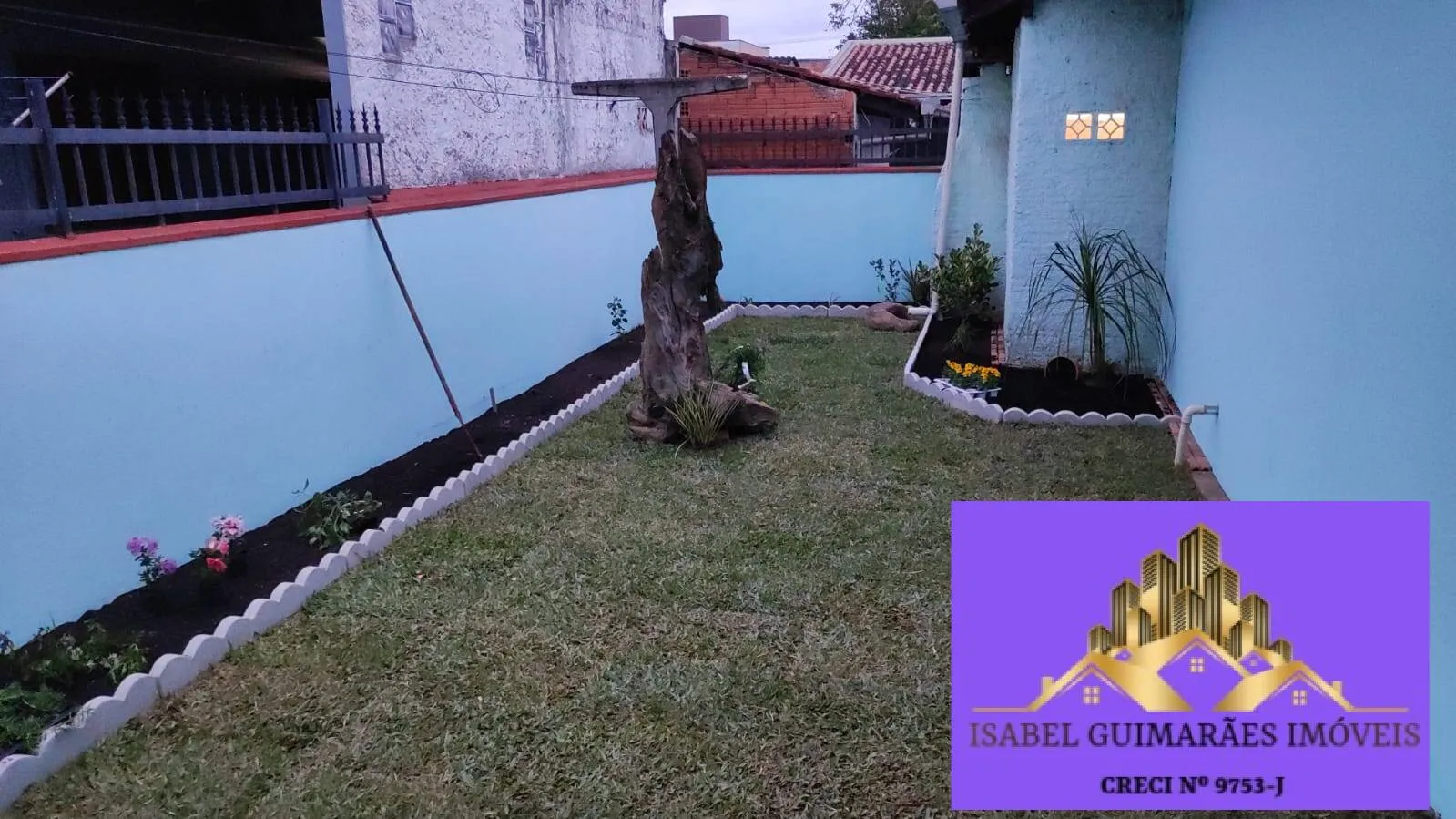 Imagem Alugo Casa Mobiliada, 04 quartos, 02 banheiros, no Centro de Navegantes