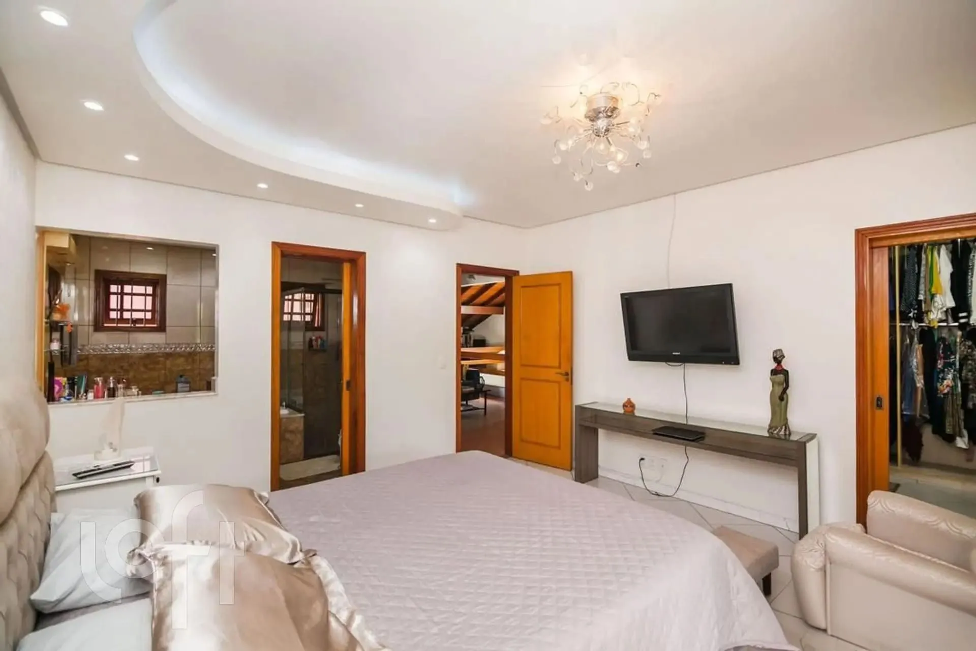 Imagem Casa de 4 dormitórios à venda no Bairro Rubem Berta, Porto Alegre.