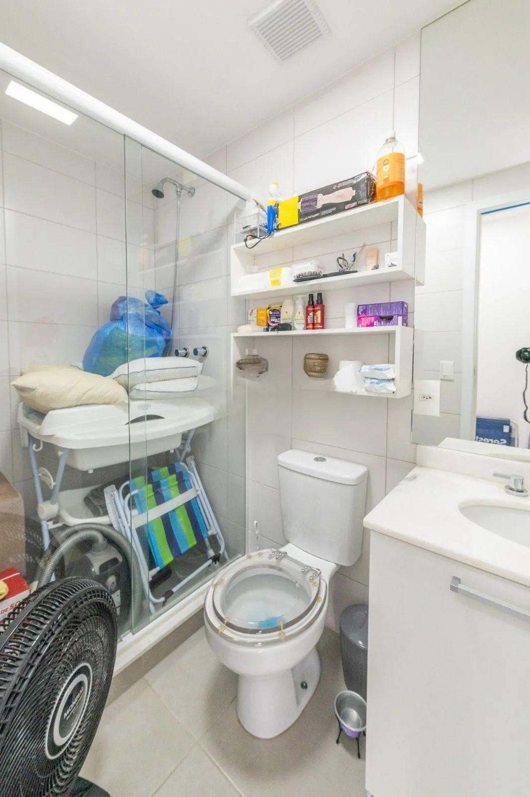 Imagem Yellow residence Apartamento de 2 Dormitórios Semimobiliado com 2 Vagas Próximo a Pucrs