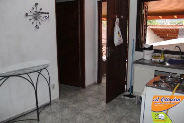 Imagem Linda Casa 04 Dormitorios (sendo 01 Suíte) - 200 Metros da Praia