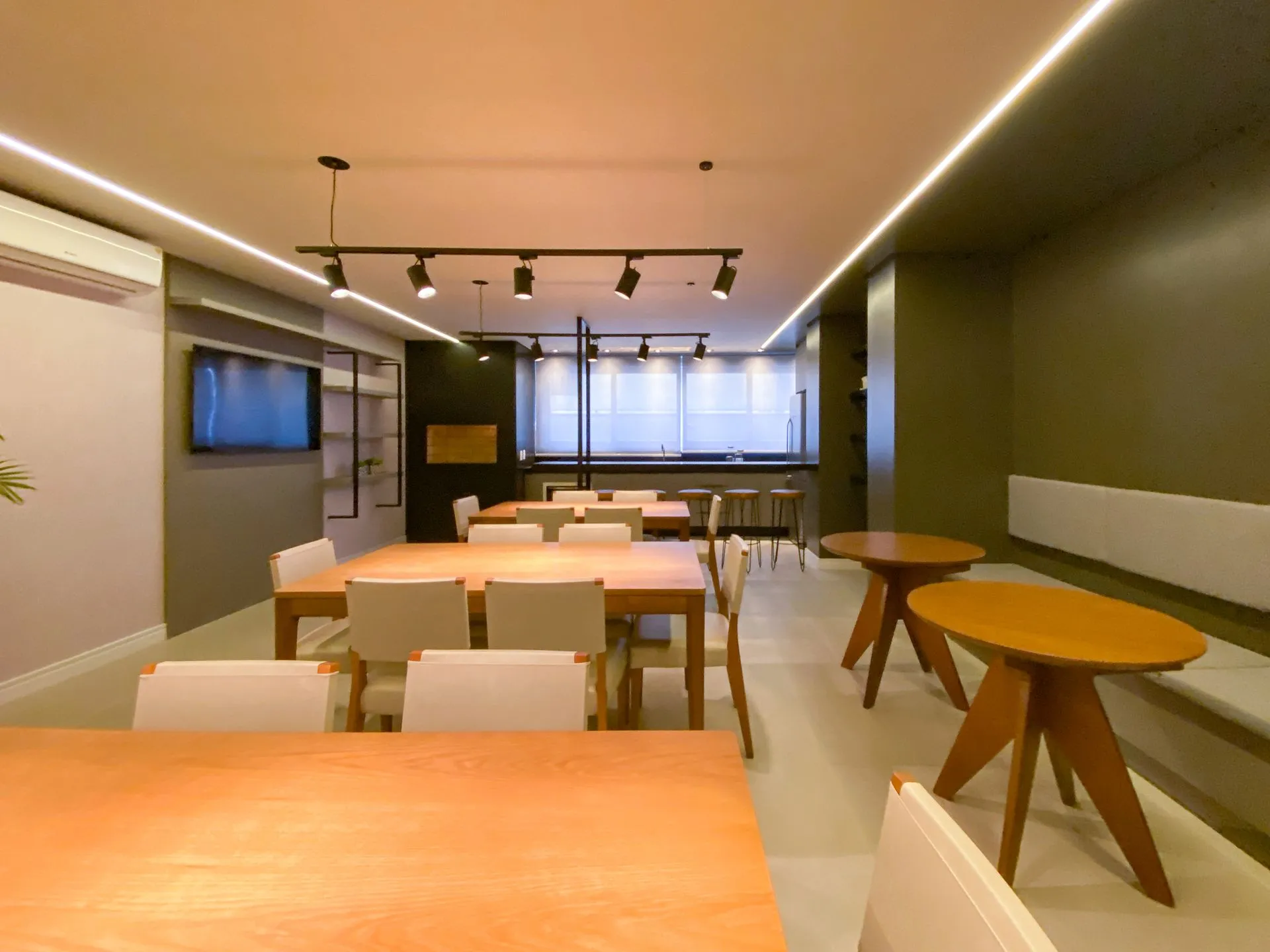 Imagem Apartamento à venda em Torres, Centro, com 2 quartos, 71m2