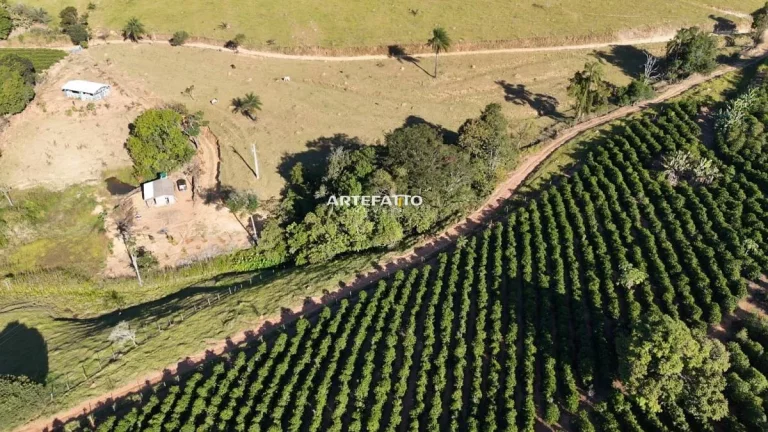 Imagem Sítio à venda em Capitólio, Centro, 13000m2