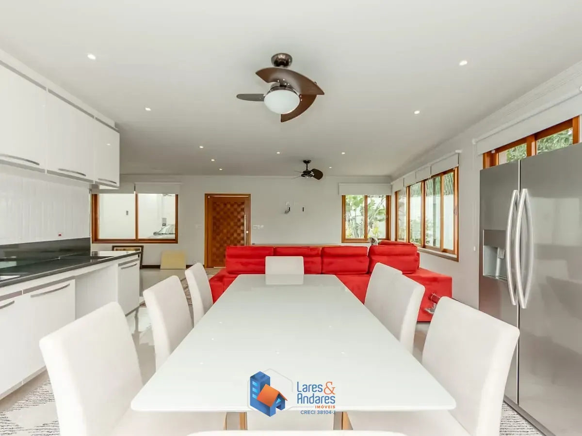 Imagem Sobrado para venda em Jardim Sertãozinho com 3 quartos, sendo 1 suíte, 247m²