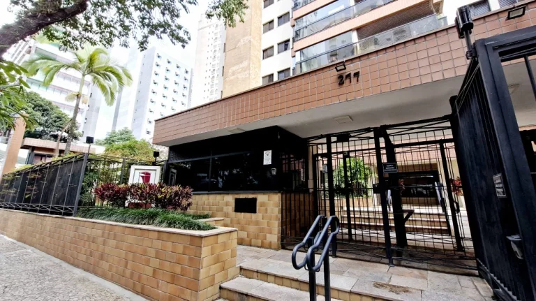 Imagem Apartamento lindo e reformado à venda, 4 quartos, condomínio completo, torre única, 3 vagas!!