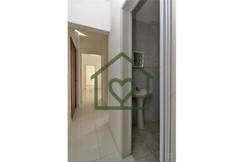 Imagem Apresentamos um encantador apartamento de dois dormitórios localizado no coração do Centro Histó...