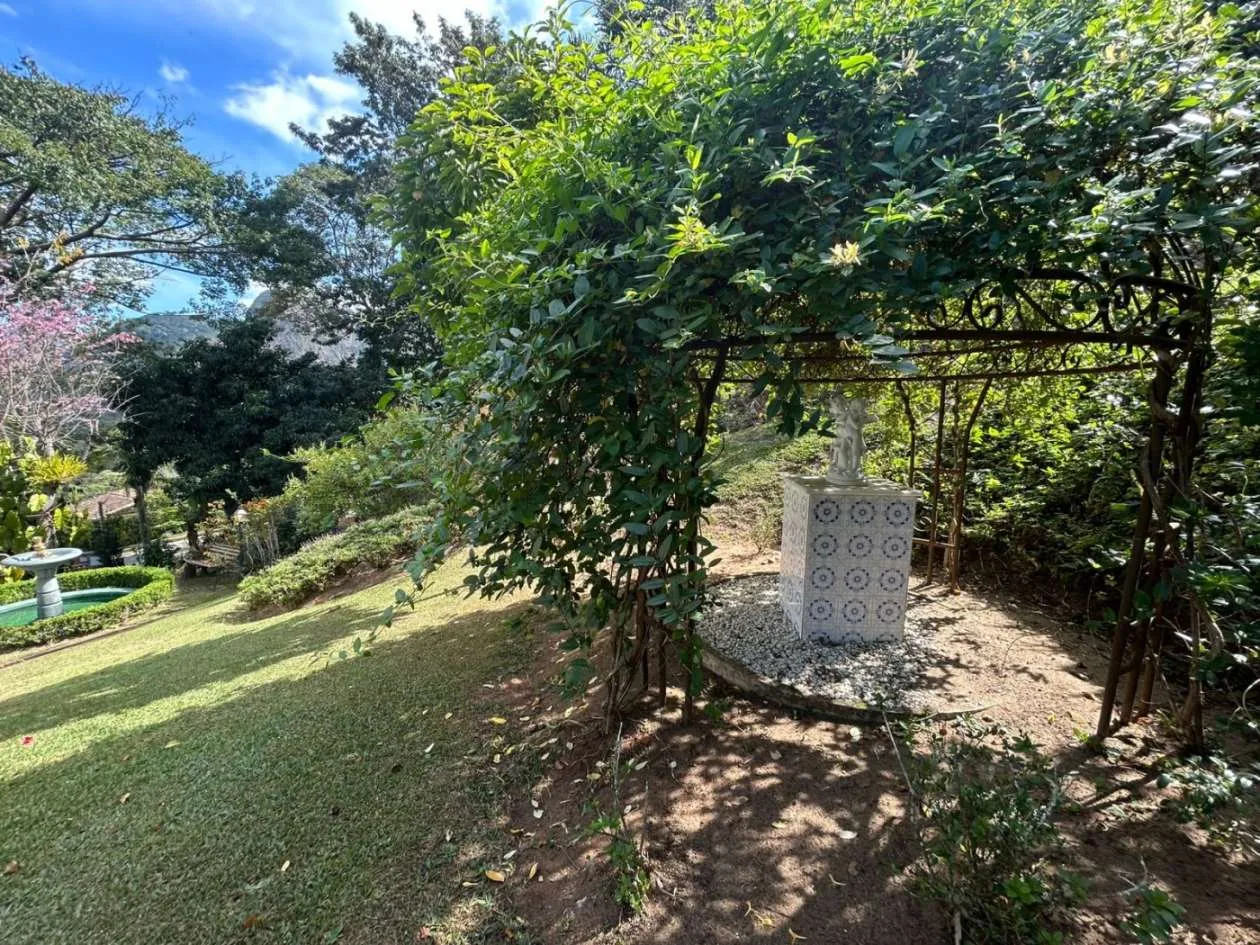 Imagem Casa em Condomínio para Venda em Petrópolis / RJ no bairro Araras