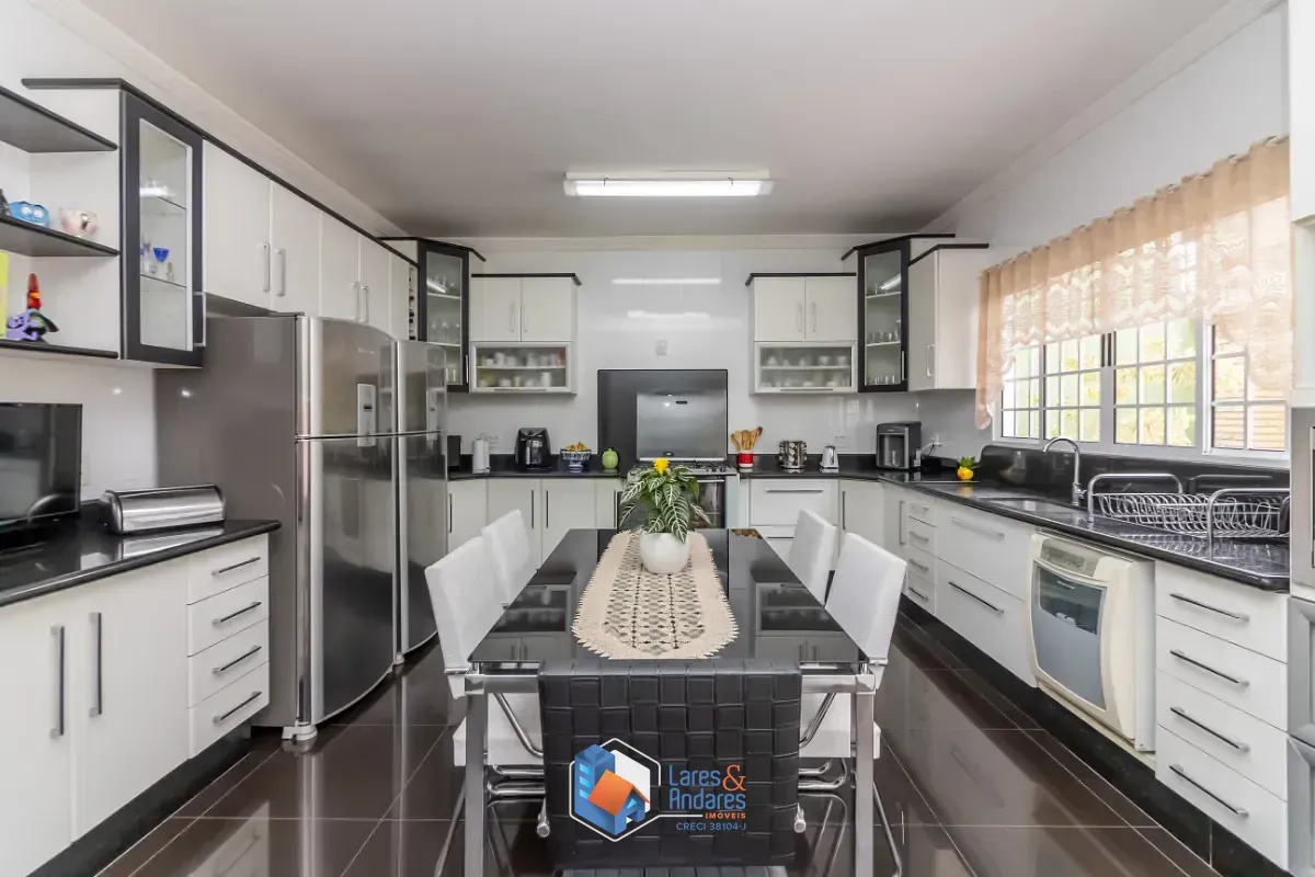 Imagem Sobrado para venda em Jardim Maria Estela com 3 quartos, sendo 3 suítes, 500m²