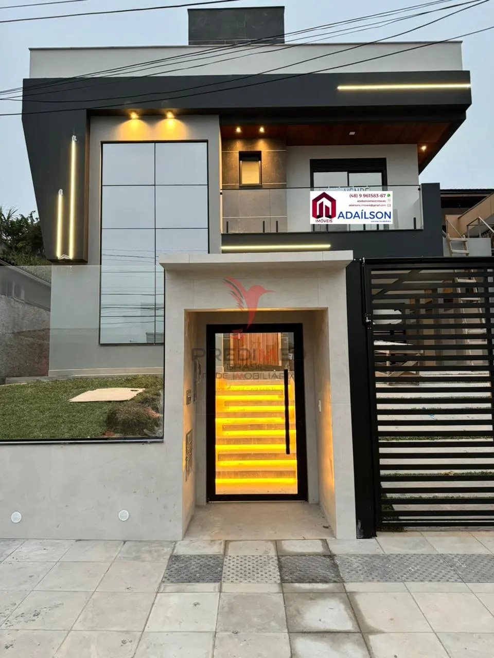 Imagem Casa à venda com 3 quartos sendo 3 suítes no Estreito/ Florianópolis, SC - Brasil