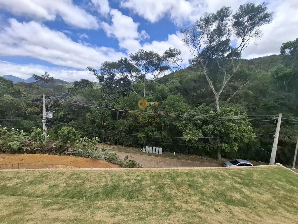Imagem Terreno em Condomínio para Venda em Teresópolis / RJ no bairro Prata