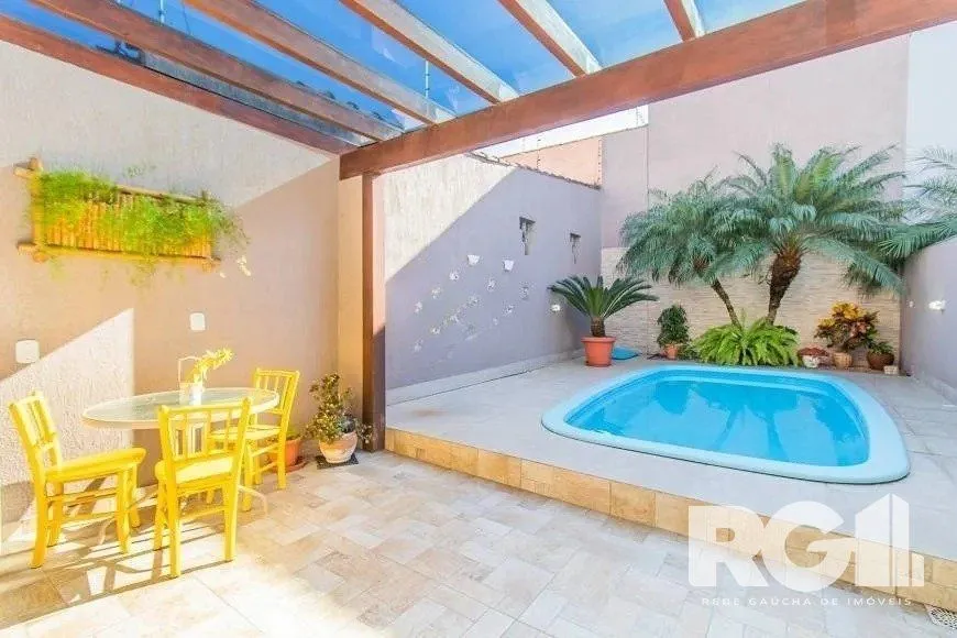 Imagem Casa com piscina, 3 suítes, desocupada, Rua Leite de Castro- Jardim Itu Sabará