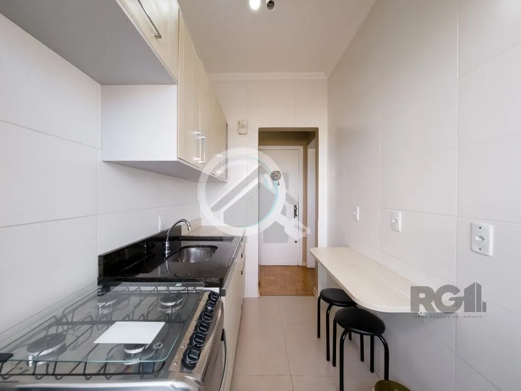 Imagem Descubra o charme de viver em Moinhos de Vento, Porto Alegre! Este apartamento moderno, localizado n...