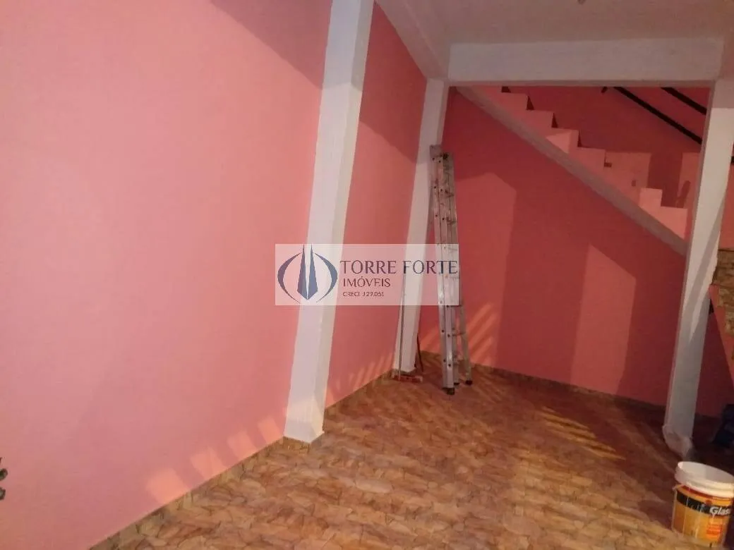 Imagem Casa Assobradada com 4 dormitórios, 1 suíte, 2 vagas de garagem, Demarchi