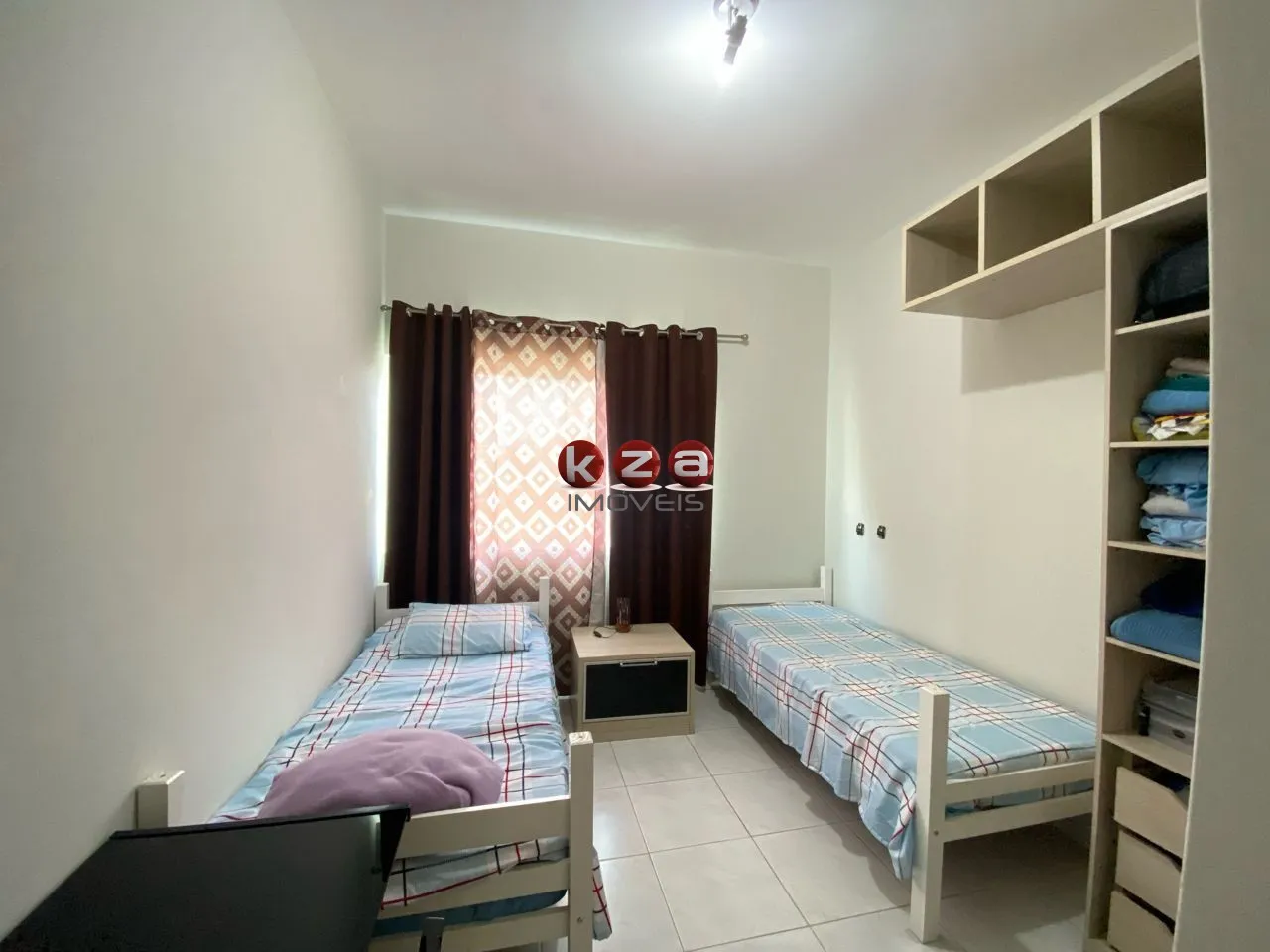 Imagem Casa de Luxo em Condomínio na Vila Capuava, Valinhos-SP: 3 Quartos, 2 Suítes, 2 Salas, 4 Banheiros, 4 Vagas, 191m².