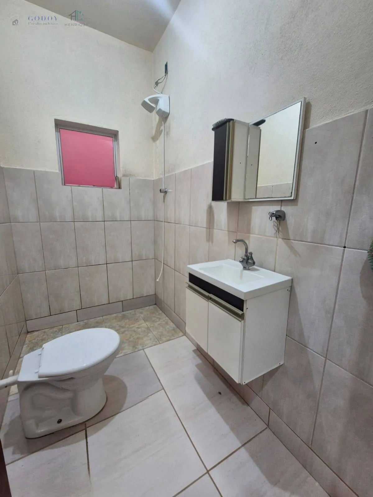 Imagem Casa com 2 Dormitórios e Garagem para 2 Carros