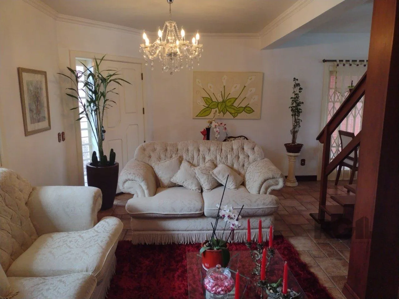 Imagem Casa semi mobiliada, 4 dormitórios, 5 vagas Bairro Vila Cachoeirinha