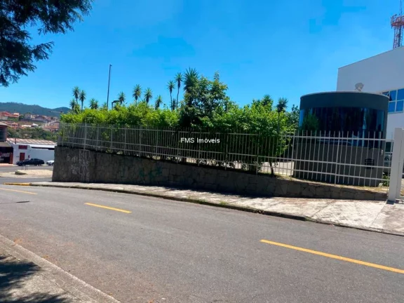 Imagem Galpão com 1400m² para locação em Mogi das Cruzes.